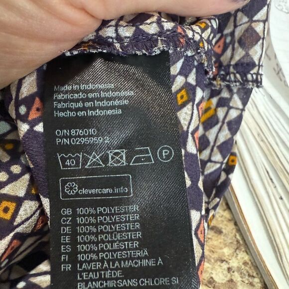 H&M Sleeveless Button Down Blouse Size 4 - Picture 8 of 11